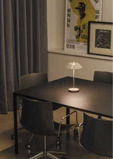 Lampa biurkowa Vibia Mayfair Mini przenośna - 40